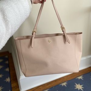 Tory Burch tote bag - used and in fair condition.